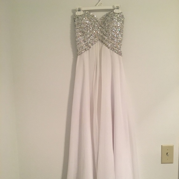 White prom dress! - Picture 1 of 5